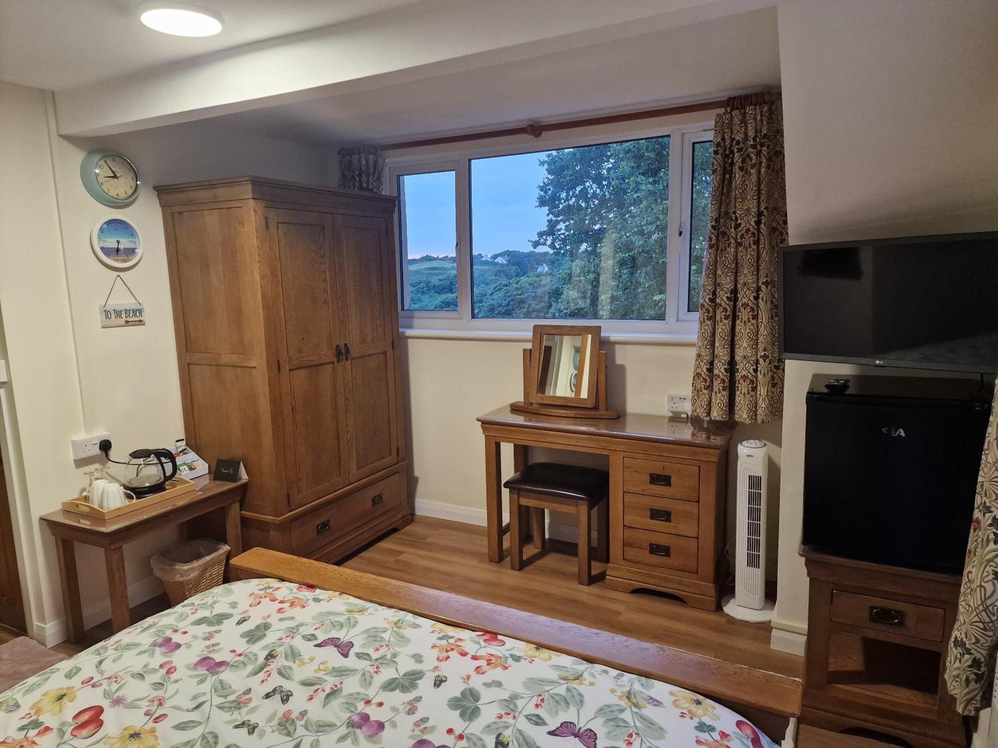 Woodvale Bungalow Little Haven Bagian luar foto