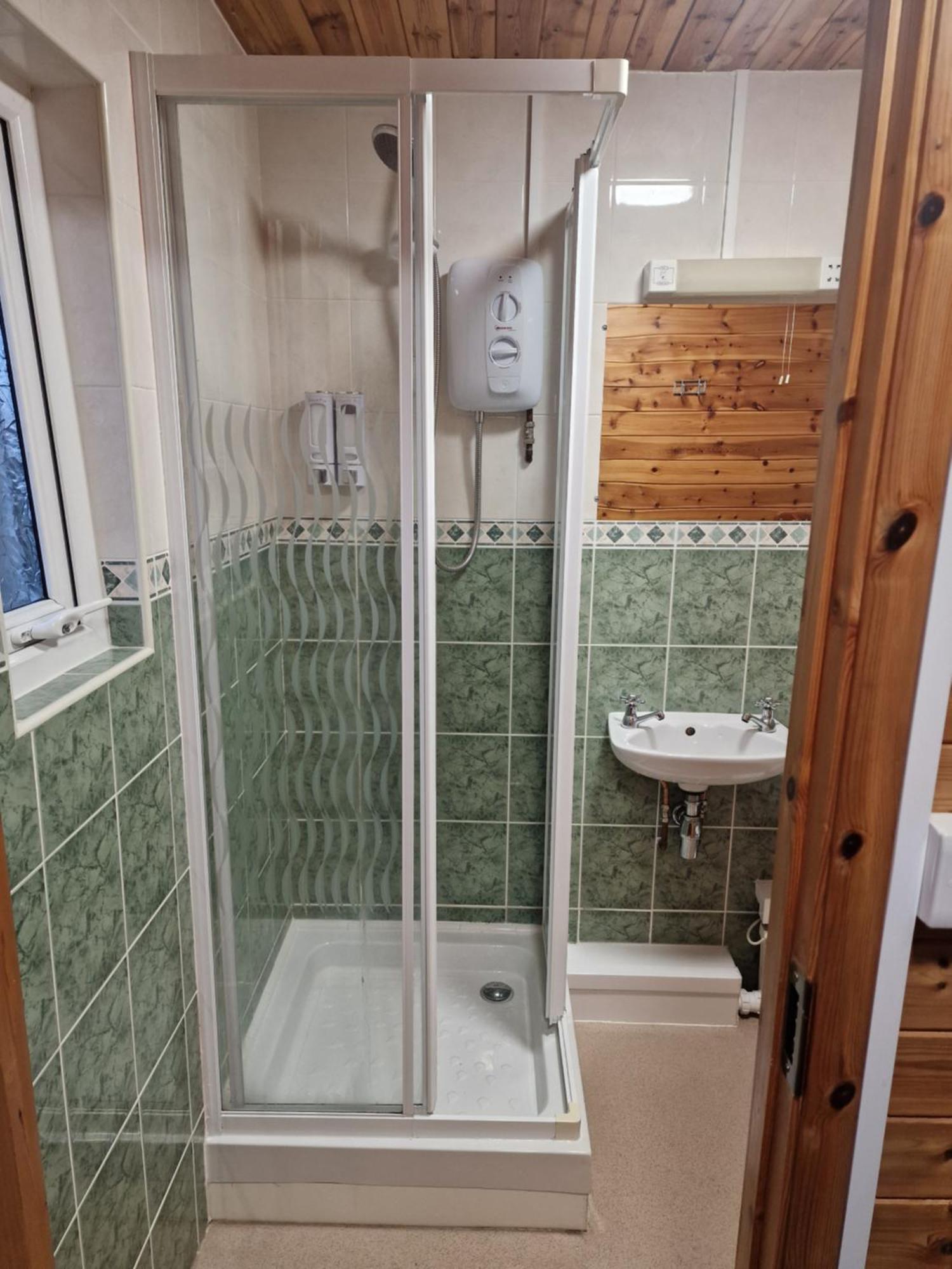 Woodvale Bungalow Little Haven Bagian luar foto